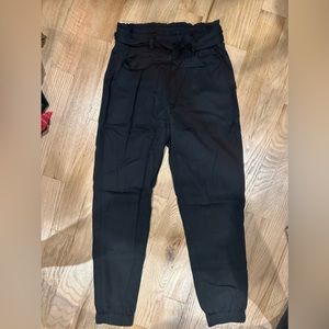Abercrombie and fitch black cargo pants with belt